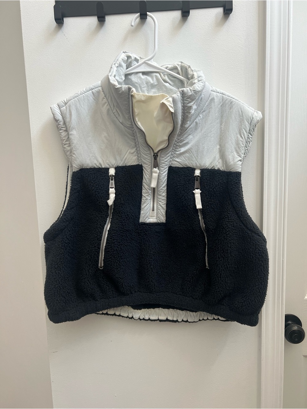 Free People Movement Women’s Cropped Vest White Black Fur Size M